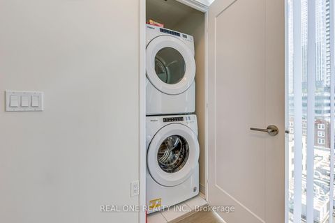 Photo 23 at 1001 - 99 JOHN Street, Waterfront Communities C1, Toronto