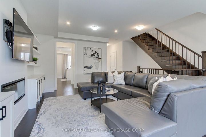 Photo 10 at 950 Isaac Phillips Way, Summerhill Estates, Newmarket
