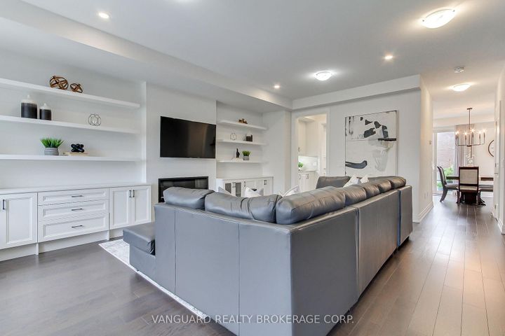 Photo 11 at 950 Isaac Phillips Way, Summerhill Estates, Newmarket