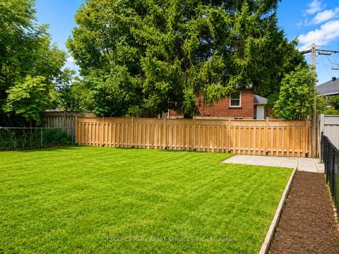 Photo 2 at 100 Ballacaine Drive, Queensway, Toronto