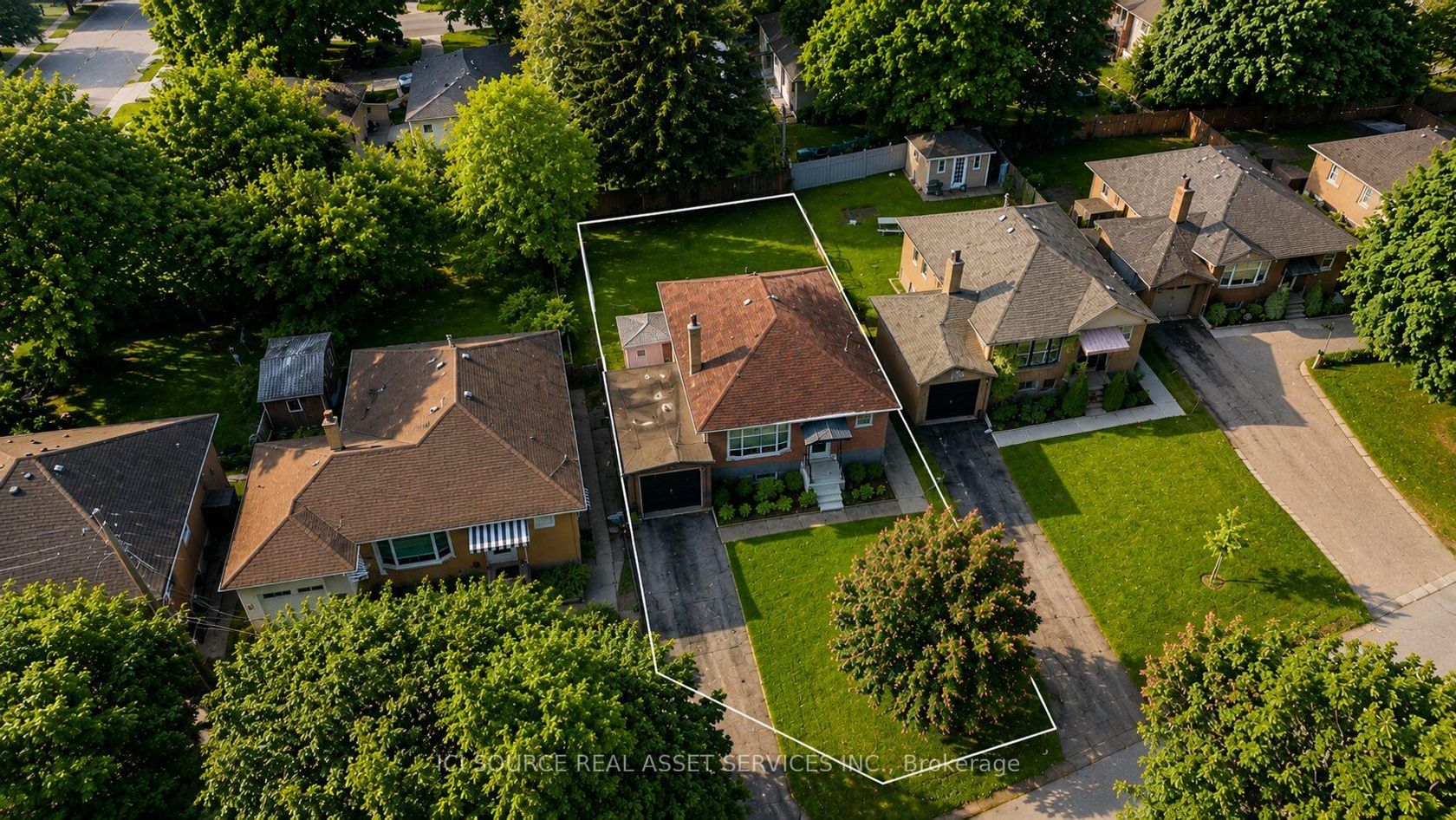 100 Ballacaine Drive, Queensway, Toronto 