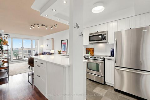 Photo 4 at 2303 - 909 Bay Street, Bay Street Corridor, Toronto