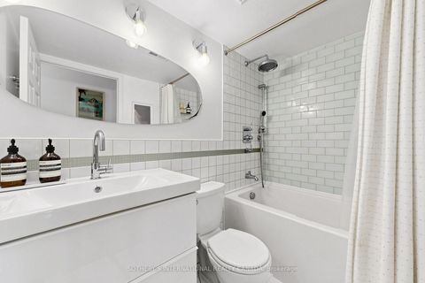 Photo 16 at 2303 - 909 Bay Street, Bay Street Corridor, Toronto