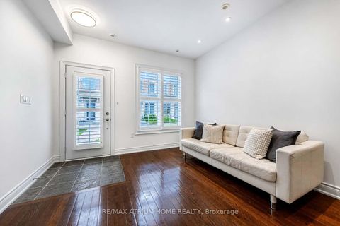 Photo 5 at 6 - 20 Hargrave Lane, York Mills, Toronto
