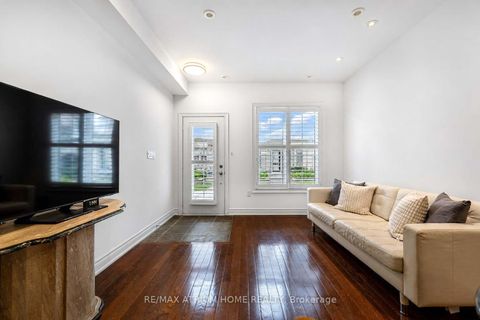 Photo 6 at 6 - 20 Hargrave Lane, York Mills, Toronto