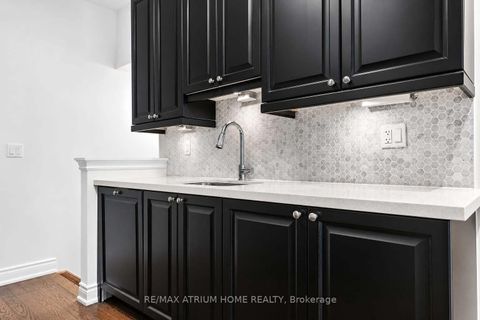 Photo 11 at 6 - 20 Hargrave Lane, York Mills, Toronto