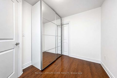 Photo 19 at 6 - 20 Hargrave Lane, York Mills, Toronto