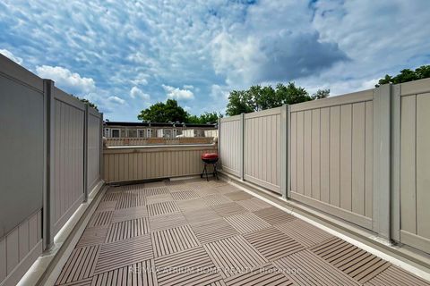 Photo 26 at 6 - 20 Hargrave Lane, York Mills, Toronto