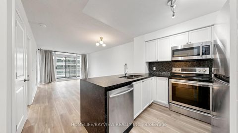 Photo 4 at 1015 - 18 Parkview Avenue, Willowdale East, Toronto