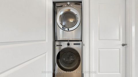 Photo 17 at 1015 - 18 Parkview Avenue, Willowdale East, Toronto