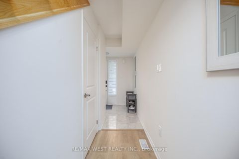 Photo 4 at 57 Woodstream Drive, Clairville, Toronto