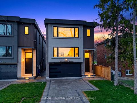Photo 1 at 792 Midland Avenue, Kennedy Park, Toronto