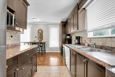 Photo 1 at 16 Austen Lane, Letitia Heights, Barrie