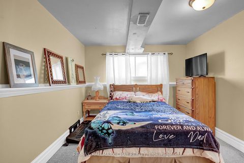 Photo 17 at 16 Austen Lane, Letitia Heights, Barrie