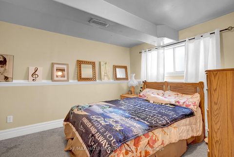 Photo 18 at 16 Austen Lane, Letitia Heights, Barrie