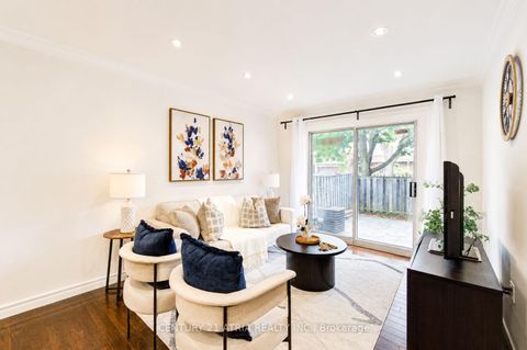 Photo 1 at 4 Sand Fern Way, Don Valley Village, Toronto