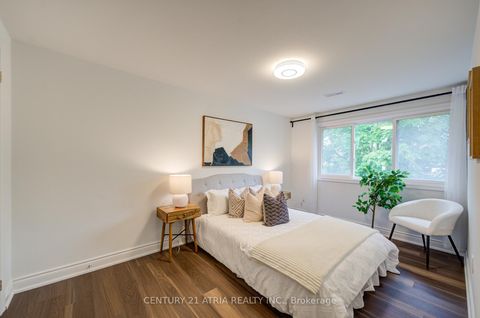 Photo 9 at 4 Sand Fern Way, Don Valley Village, Toronto