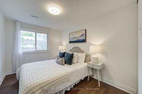 Photo 11 at 4 Sand Fern Way, Don Valley Village, Toronto