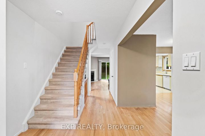 Photo 4 at 25 Lilac Avenue, Willowbrook, Markham