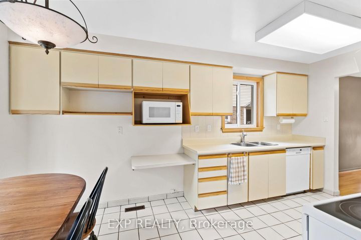 Photo 10 at 25 Lilac Avenue, Willowbrook, Markham