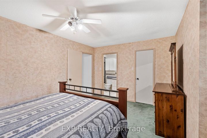 Photo 22 at 25 Lilac Avenue, Willowbrook, Markham