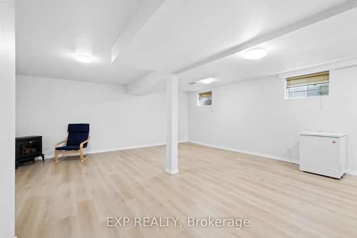 Photo 33 at 25 Lilac Avenue, Willowbrook, Markham