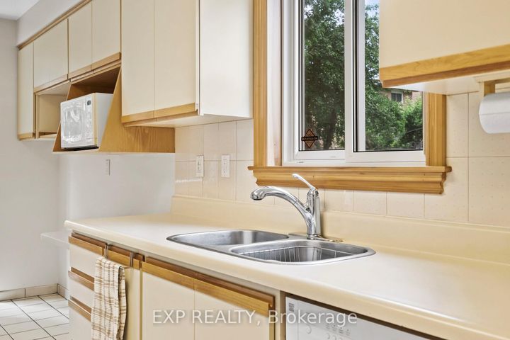 Photo 38 at 25 Lilac Avenue, Willowbrook, Markham