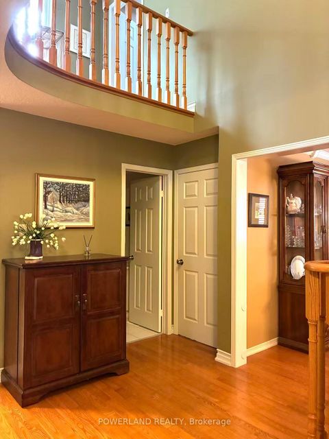 Photo 4 at 816 Hollander Road, College Manor, Newmarket