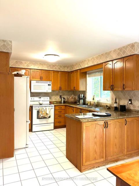 Photo 15 at 816 Hollander Road, College Manor, Newmarket