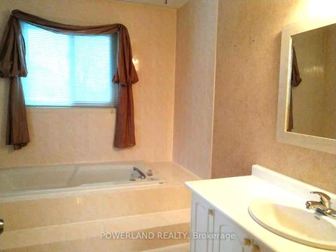 Photo 22 at 816 Hollander Road, College Manor, Newmarket