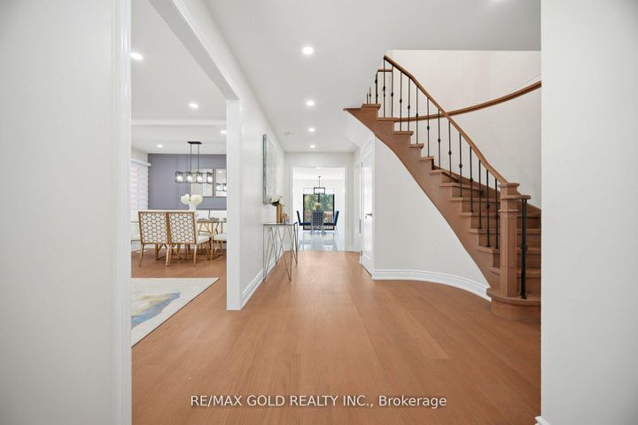 Photo 5 at 37 Lord Simcoe Drive, Westgate, Brampton