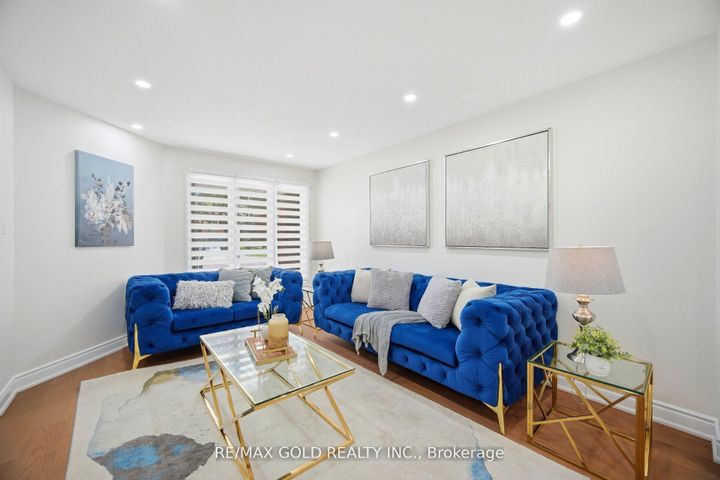 Photo 6 at 37 Lord Simcoe Drive, Westgate, Brampton