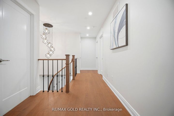Photo 25 at 37 Lord Simcoe Drive, Westgate, Brampton