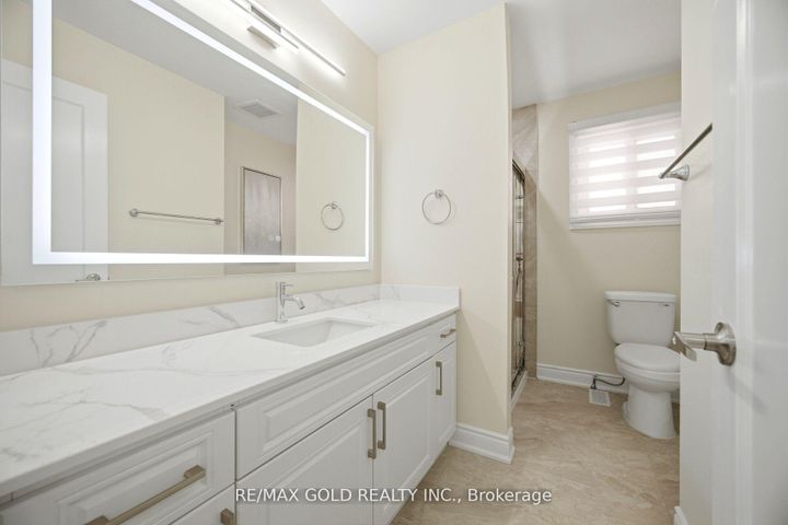 Photo 34 at 37 Lord Simcoe Drive, Westgate, Brampton