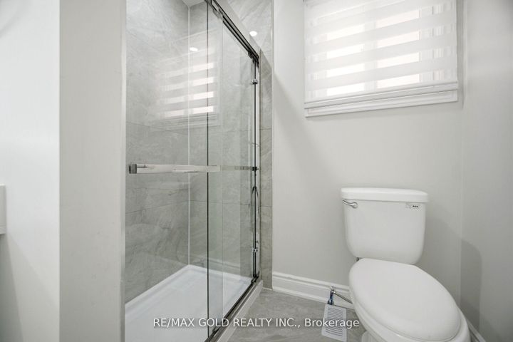 Photo 35 at 37 Lord Simcoe Drive, Westgate, Brampton