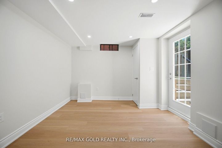 Photo 38 at 37 Lord Simcoe Drive, Westgate, Brampton
