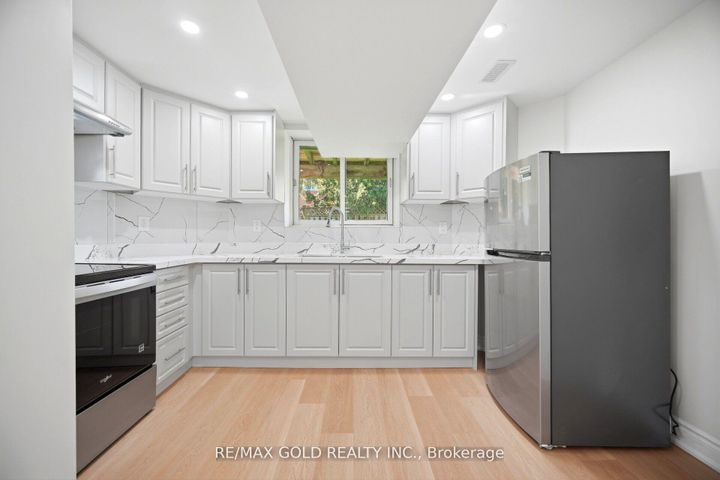 Photo 39 at 37 Lord Simcoe Drive, Westgate, Brampton
