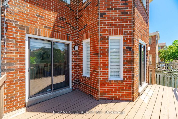 Photo 45 at 37 Lord Simcoe Drive, Westgate, Brampton