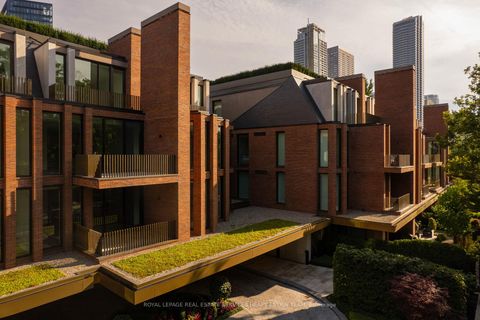 Photo 2 at PH1 - 7 Dale Avenue, Moore Park, Toronto