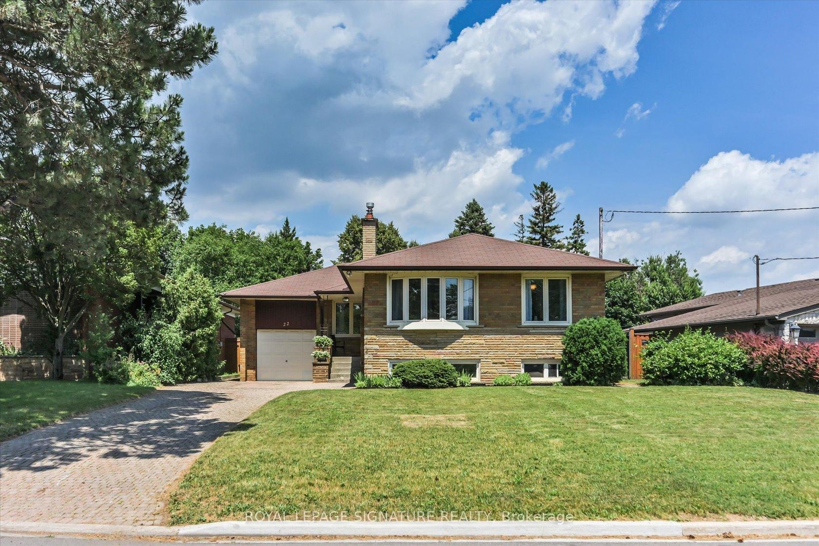 22 Anewen Drive, Victoria Village, Toronto 