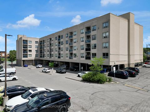 Photo 1 at 301 - 160 Wellington Street E, Aurora Village, Aurora