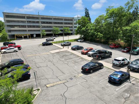 Photo 2 at 301 - 160 Wellington Street E, Aurora Village, Aurora