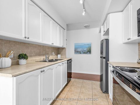 Photo 5 at 512 - 3830 Bathurst Street, Clanton Park, Toronto