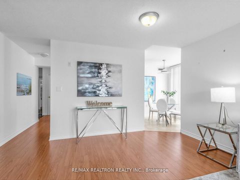 Photo 11 at 512 - 3830 Bathurst Street, Clanton Park, Toronto