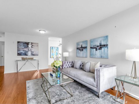 Photo 15 at 512 - 3830 Bathurst Street, Clanton Park, Toronto
