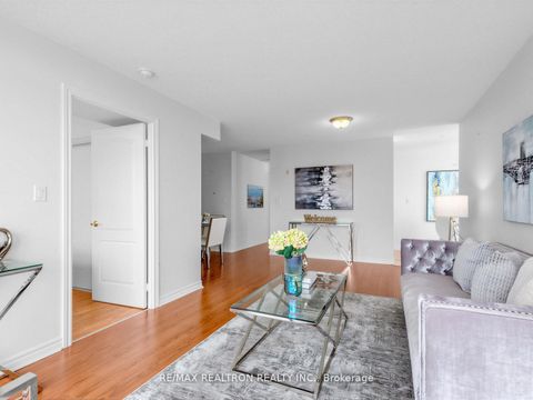 Photo 16 at 512 - 3830 Bathurst Street, Clanton Park, Toronto