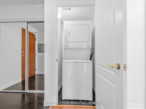 Photo 23 at 512 - 3830 Bathurst Street, Clanton Park, Toronto