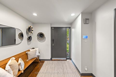 Photo 3 at 29 Farmcote Road, Don Mills, Toronto