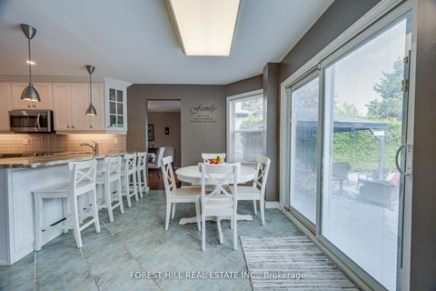 Photo 8 at 4 Milgate Place, Aurora Highlands, Aurora