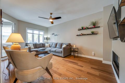 Photo 11 at 4 Milgate Place, Aurora Highlands, Aurora